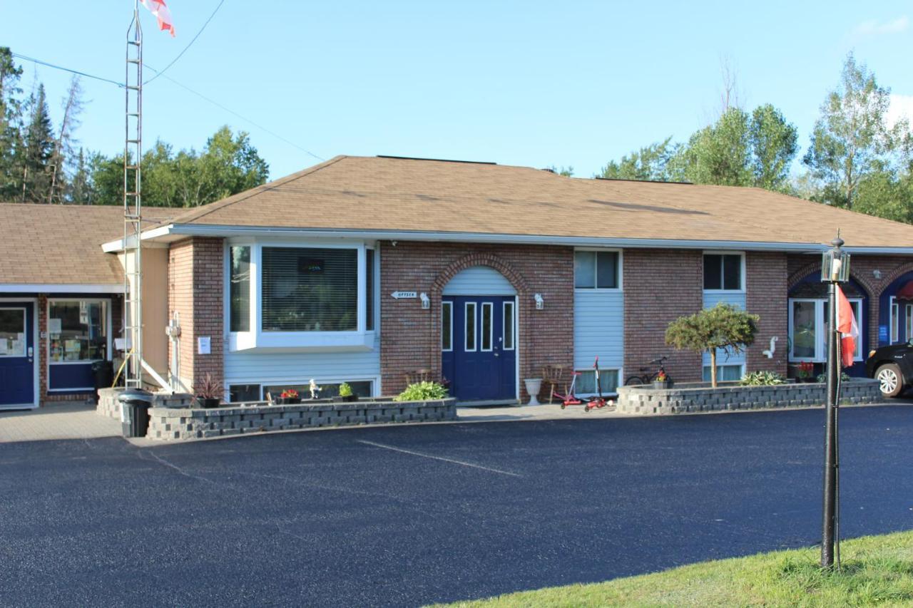 Two Rivers Motel Mattawa 外观 照片